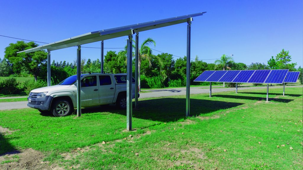 Cochera solar instalada por Casa Berti